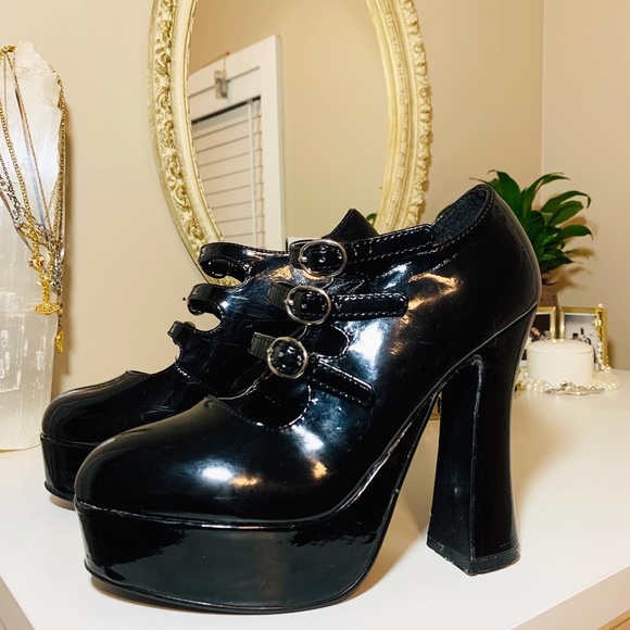 Dolls Kill Shoes - Platform heels